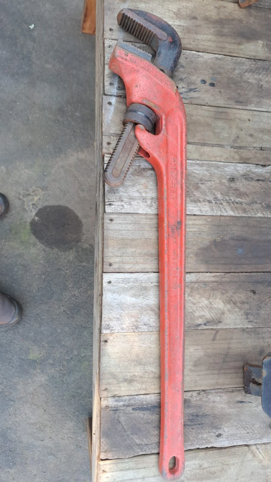 36" Ridged Heavy Duty Bobejaan Spanner
