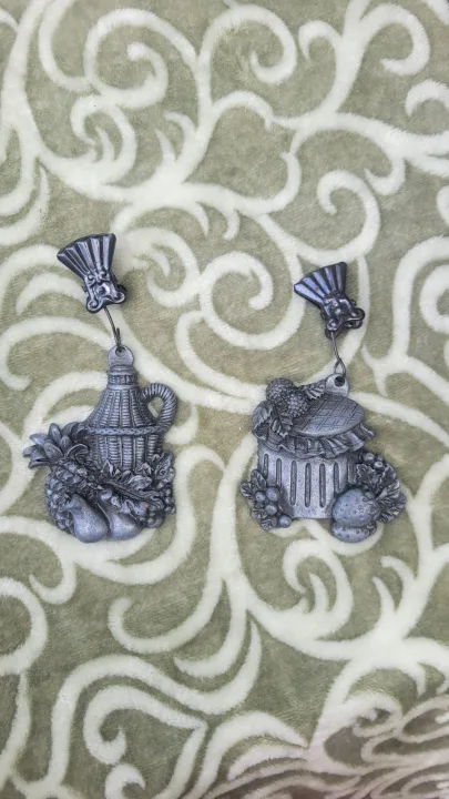 Collectable Vintage Table Cloth Weights