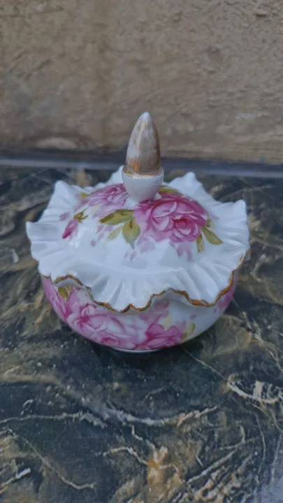 Trinket Box With "Frilled" Lid And Pink Flowers