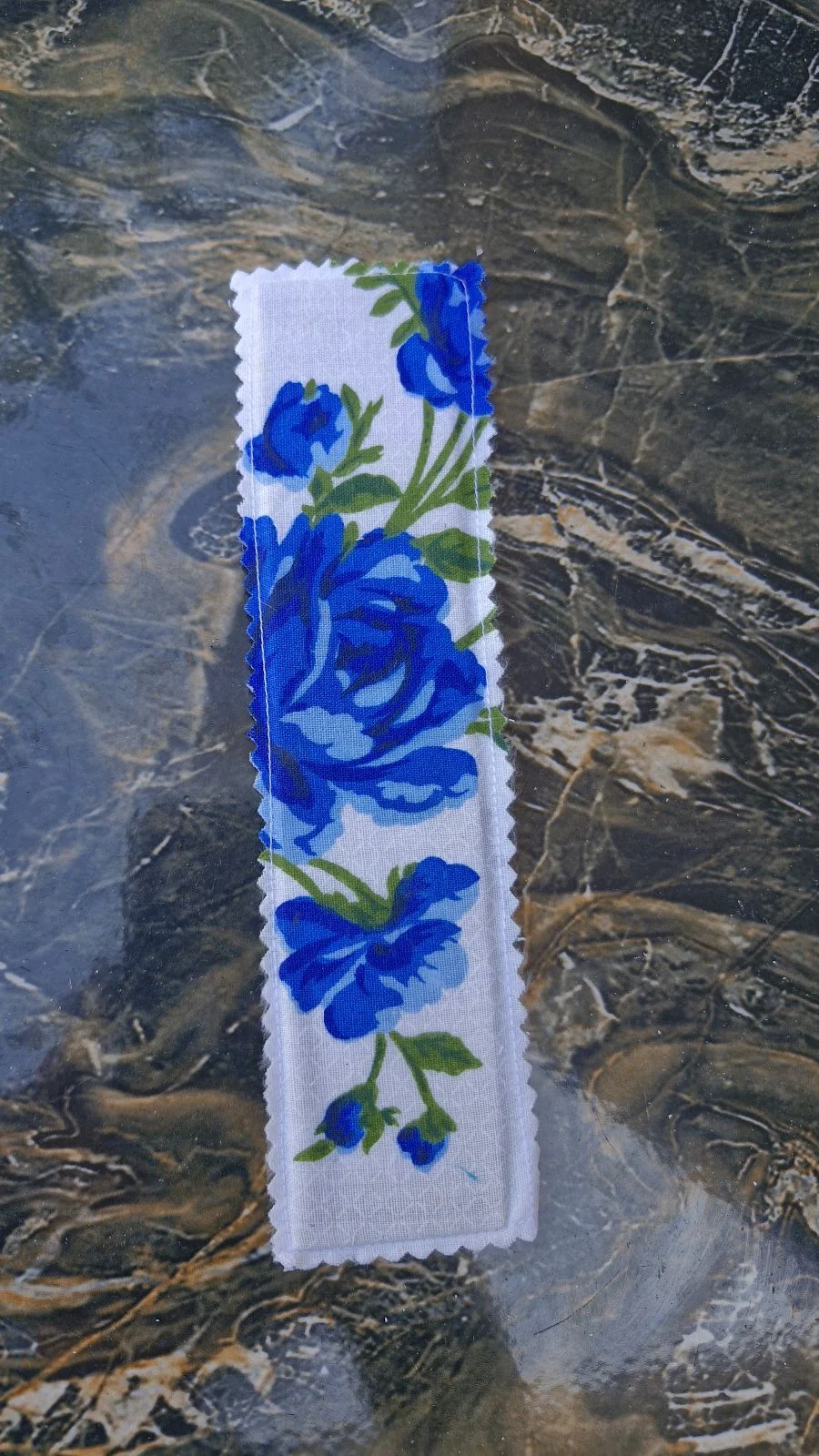 White Cottage Fragrant Book Mark