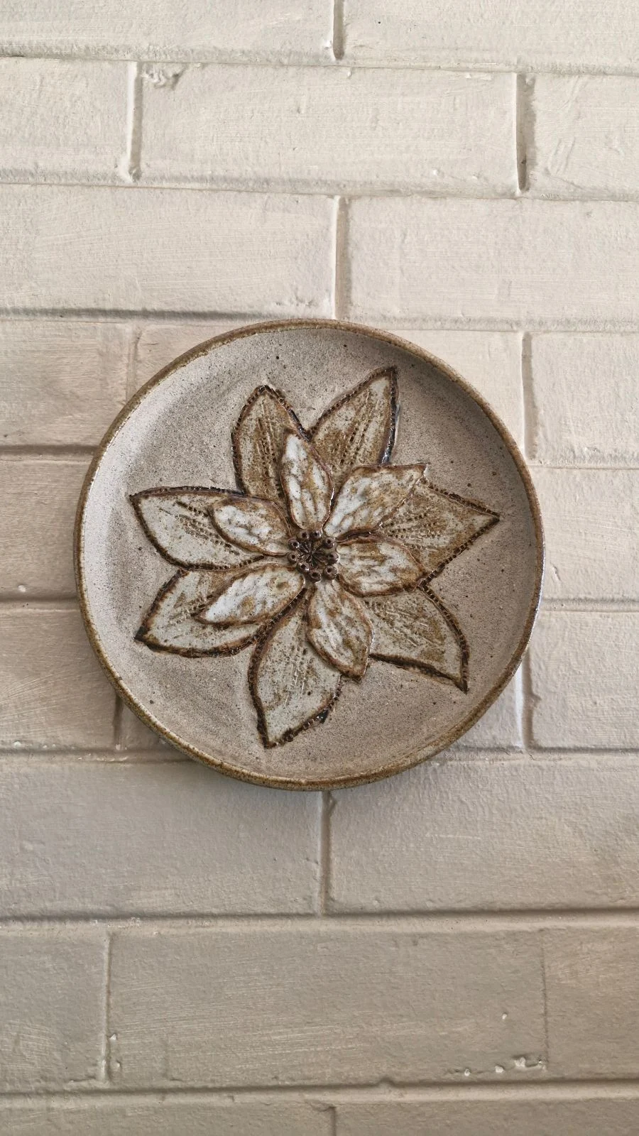 Pottery Plate With Flower Wall Hanging
