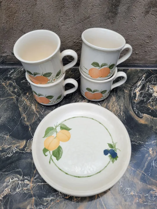 Set Of 4 Cups And 4 Cake Plates