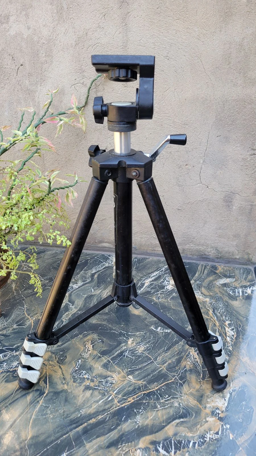 Miranda Titan 202 Tripod