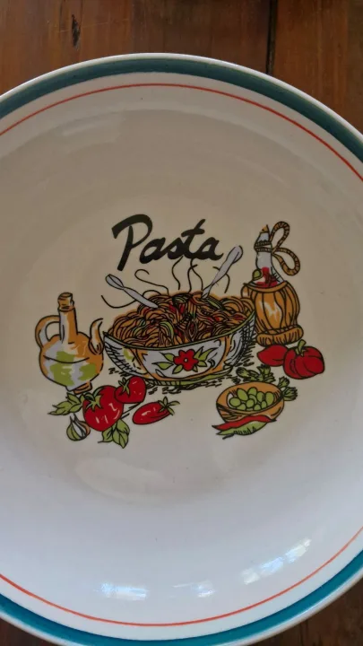 Set Of Two Large Pasta Serving Bowls detail 3