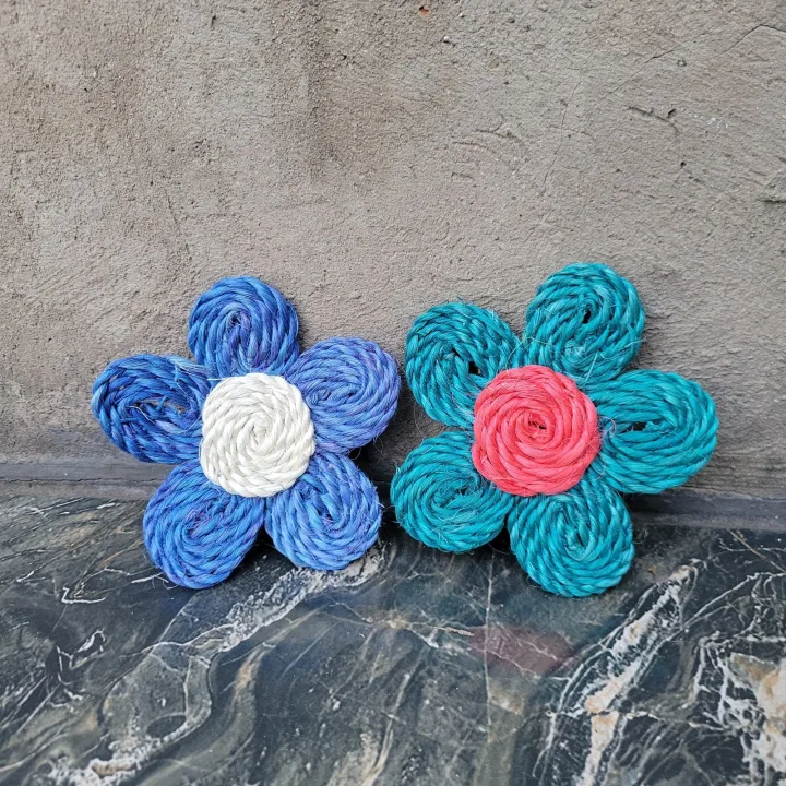 2 X Straw Flowers