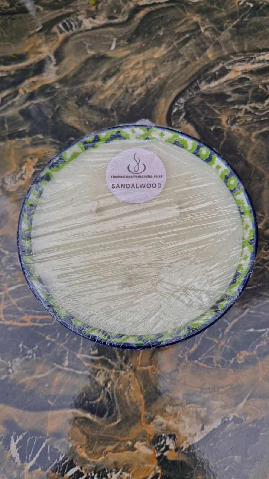 Villa Alegre Sandlewood Scented Candle In Porcelain